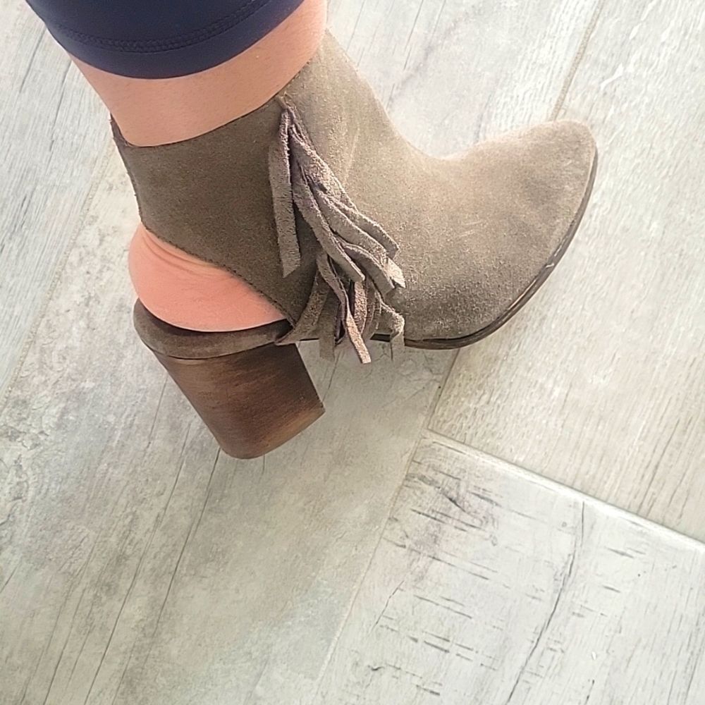 Steve Madden suede boots With thick heel real leather size 8